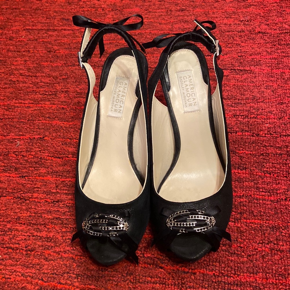 High heeled open toe sandal. badgley Mischka